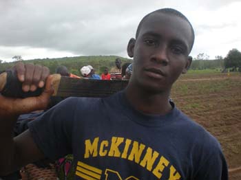 19 3avec sa machett#111FA93